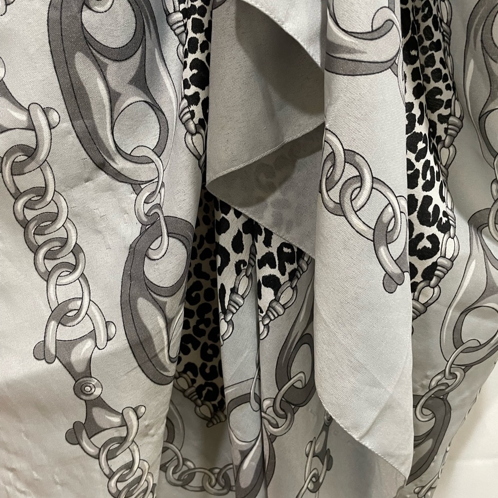 Scarf - Picture 2 of 3